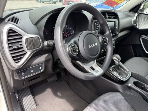 Used 2022 Kia Soul LX FWD image 14