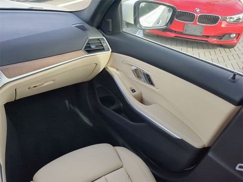 Used 2021 BMW 330i xDrive Sedan w/ Convenience Package image 18