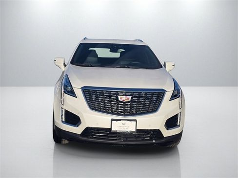 Used 2025 Cadillac XT5 Luxury image 2