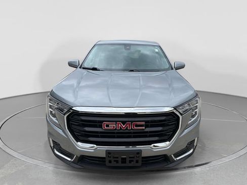 Used 2024 GMC Terrain SLE AWD/4WD image 9