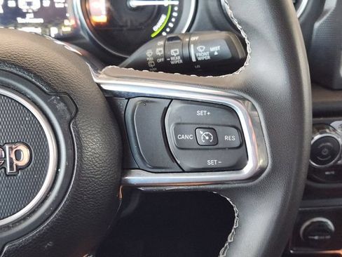 Used 2023 Jeep Wrangler Unlimited Sahara AWD/4WD image 30