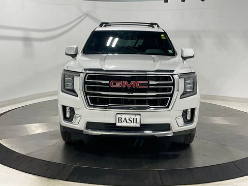 Used 2023 GMC Yukon SLT w/ SLT Premium Package AWD/4WD image 9