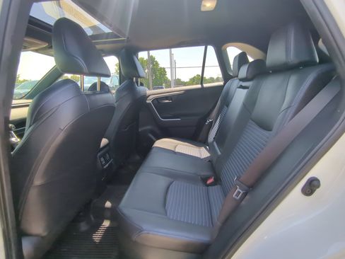 Used 2022 Toyota RAV4 XSE w/ XSE Grade Weather Package AWD/4WD image 10