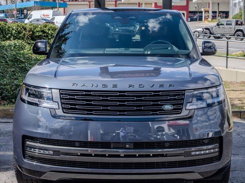 Used 2024 Land Rover Range Rover Autobiography image 2