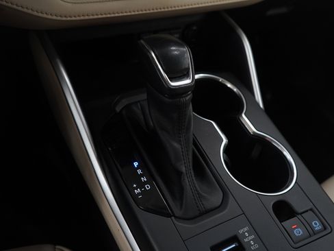 Used 2021 Toyota Highlander XLE image 26