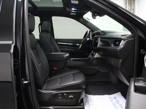 Used 2024 GMC Yukon XL Denali image 17