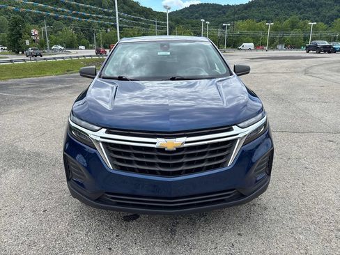 Used 2022 Chevrolet Equinox LS w/ LS Convenience Package AWD/4WD image 8