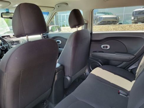 Used 2018 Kia Soul FWD image 22