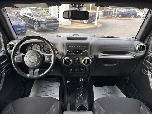 Used 2018 Jeep Wrangler Unlimited Sahara image 20