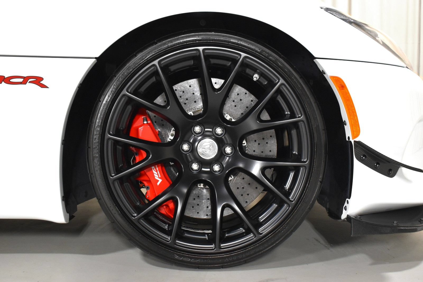 Used 2016 Dodge Viper ACR RWD image 11