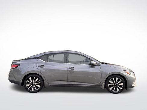 Used 2022 Nissan Sentra SV w/ SV Premium Package image 8