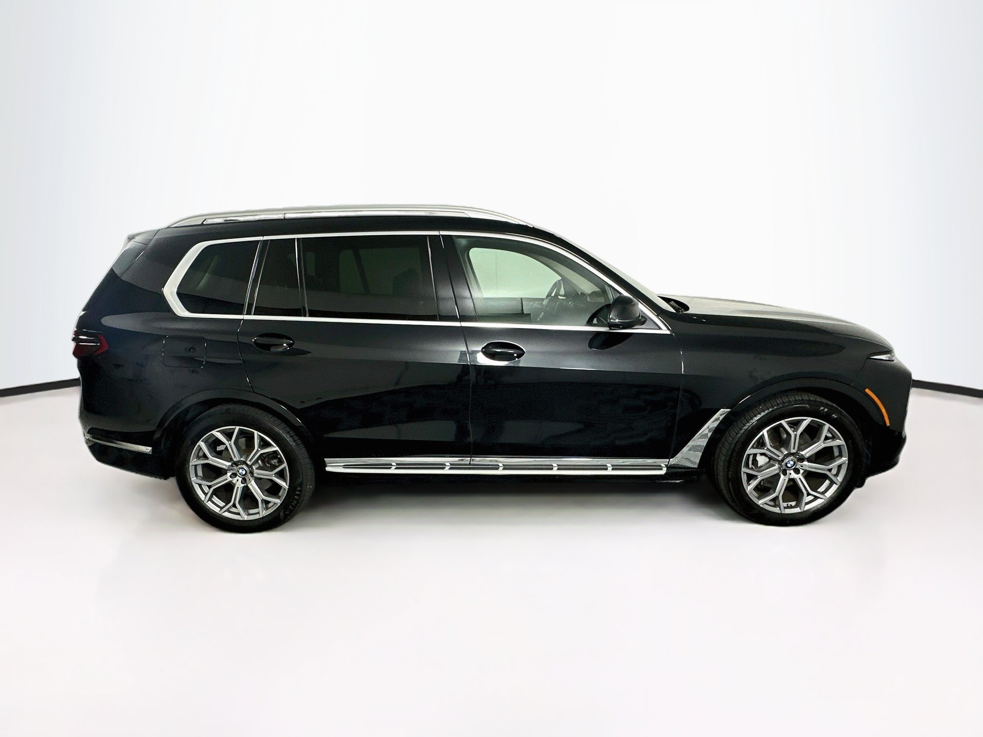 Used 2025 BMW X7 xDrive40i AWD/4WD image 10