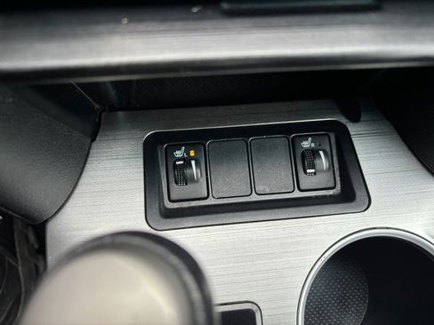 Used 2012 Toyota Camry SE image 16