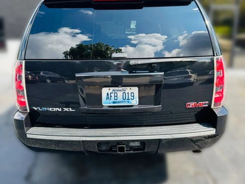 Used 2013 GMC Yukon XL Denali AWD/4WD image 4