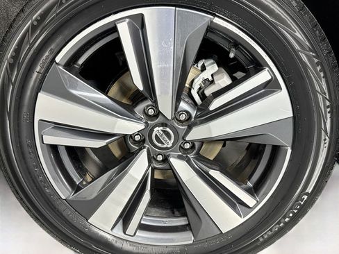 Used 2021 Nissan Rogue SL image 37