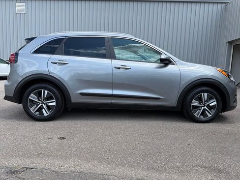 Used 2022 Kia Niro LXS FWD image 6