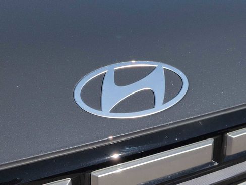 New 2026 Hyundai Santa Fe SE FWD image 12
