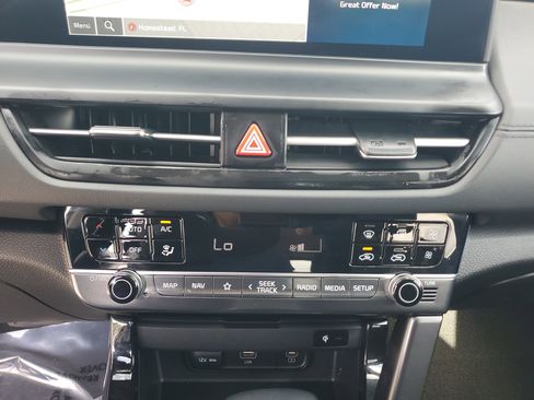 Used 2024 Kia Seltos EX image 23