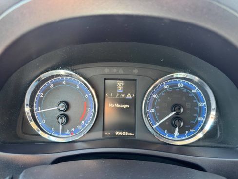 Used 2018 Toyota Corolla XSE w/ Body Protection Package FWD image 18