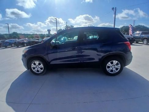 Used 2017 Chevrolet Trax LS FWD image 9