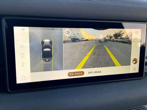 Used 2023 Land Rover Defender 90 X-Dynamic SE image 26