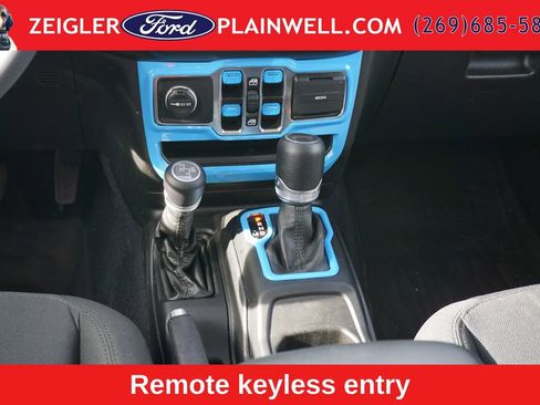 Used 2023 Jeep Wrangler Unlimited w/ 8.4" Radio Group AWD/4WD image 15