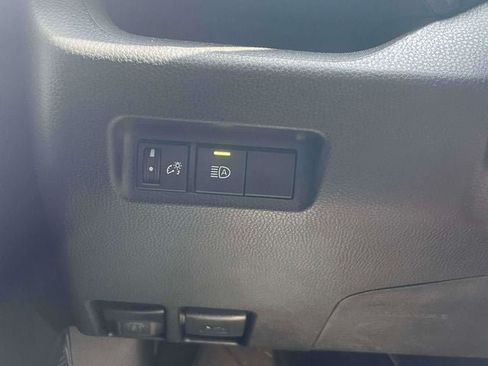 Used 2025 Toyota RAV4 XLE AWD/4WD image 22