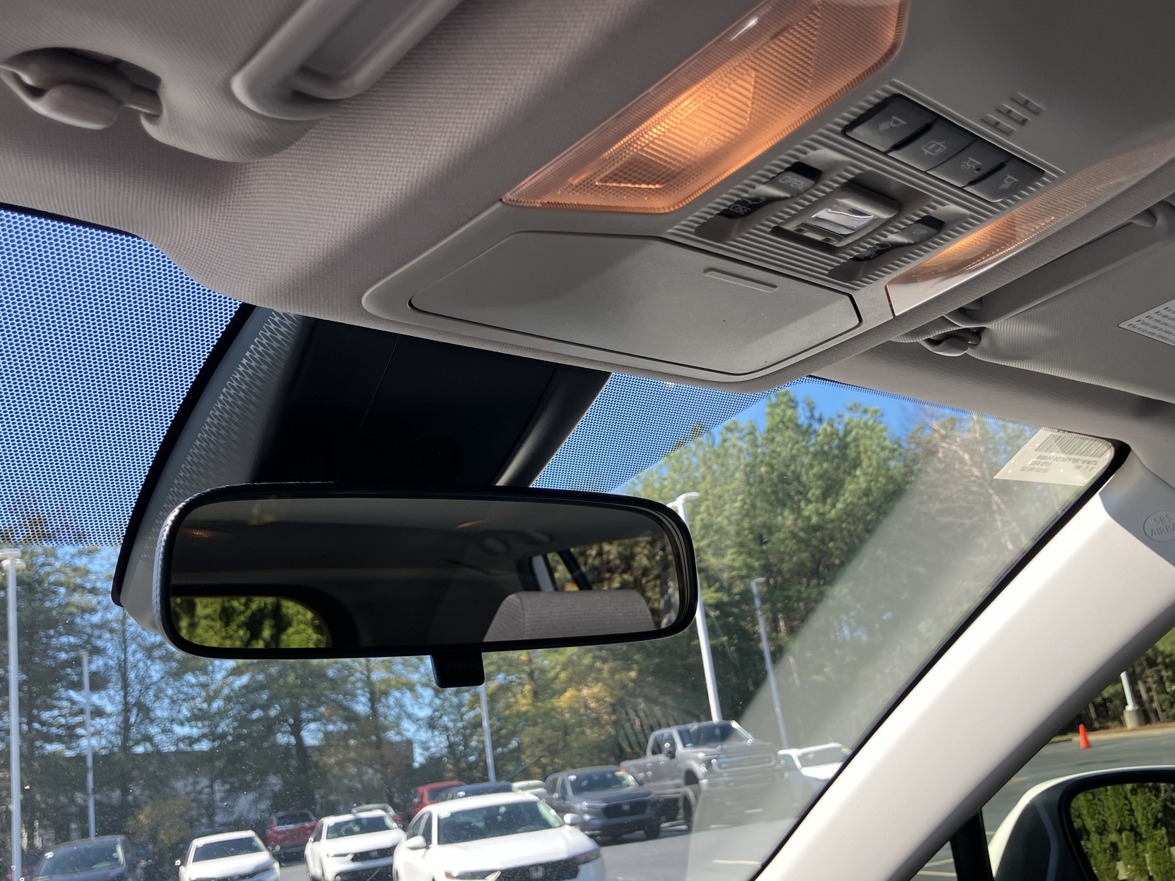 Used 2019 Toyota RAV4 XLE w/ Convenience Package FWD image 29