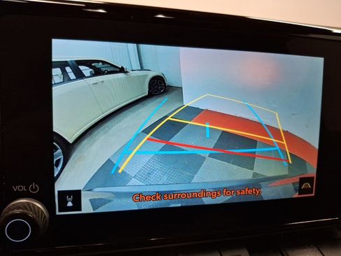 Used 2025 Toyota RAV4 XLE Premium image 23