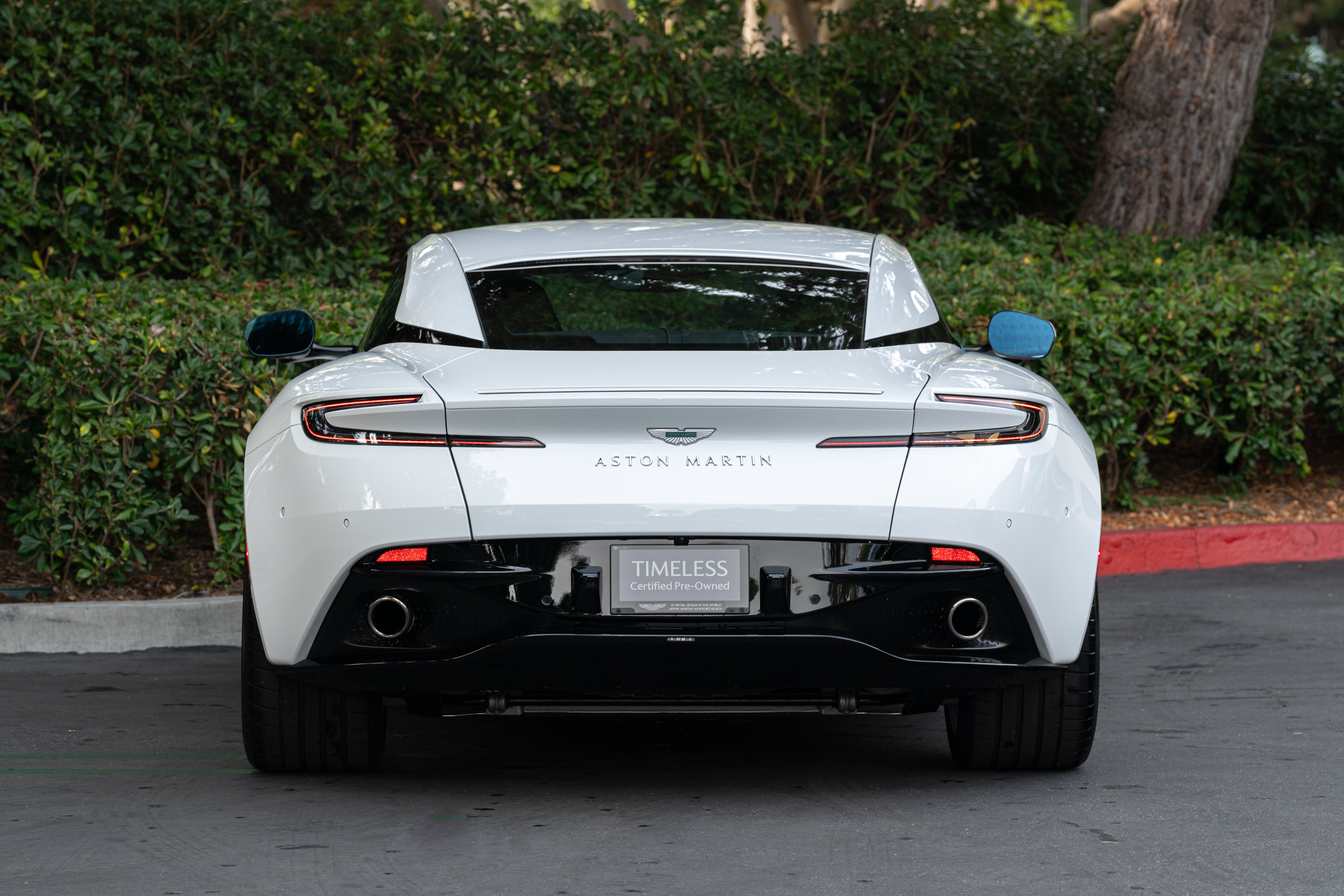 Used 2024 Aston Martin DB12 Coupe RWD image 6