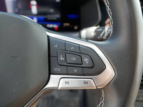 Certified 2022 Volkswagen Taos SE FWD image 26