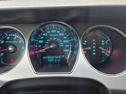 Used 2010 Ford Taurus SHO image 24