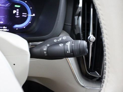 Certified 2023 Volvo XC60 T8 Ultimate image 28
