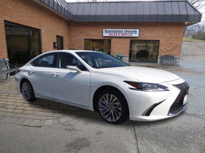 Used 2021 Lexus ES 300h Ultra Luxury w/ Accessory Package 2
