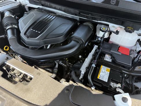 Used 2026 GMC Acadia Elevation w/ Elevation Premium Package FWD image 33