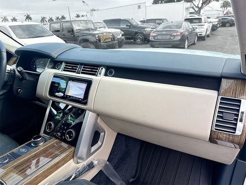 Used 2019 Land Rover Range Rover HSE image 33