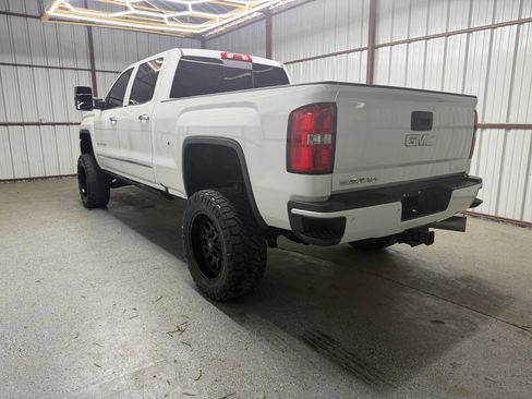 Used 2019 GMC Sierra 2500 Denali w/ Duramax Plus Package AWD/4WD image 4