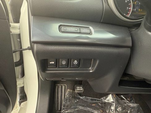 Used 2023 Nissan Maxima SR w/ Sport Mat Group image 23