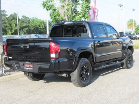 Used 2022 Toyota Tacoma SR5 w/ Technology Package RWD image 6