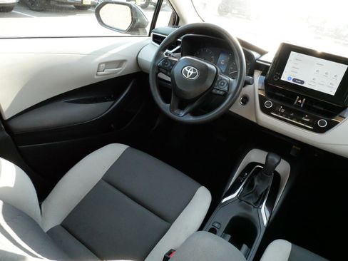 Used 2025 Toyota Corolla LE w/ LE Premium Package FWD image 9