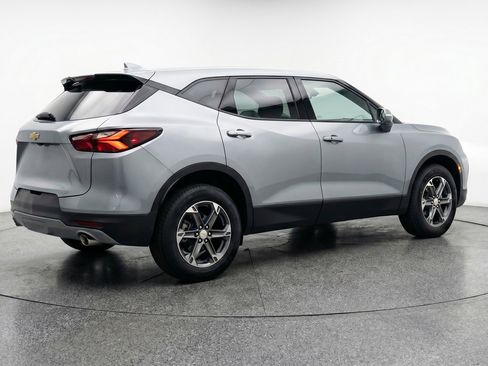 Used 2025 Chevrolet Blazer LT image 9