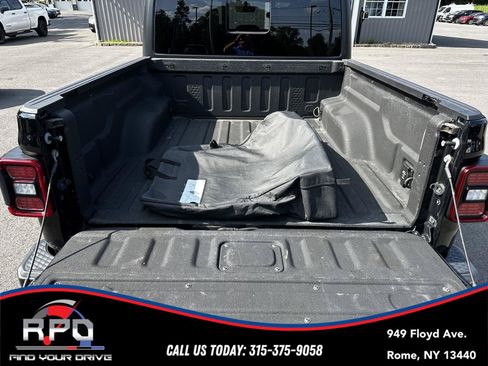 Used 2020 Jeep Gladiator Overland AWD/4WD image 26