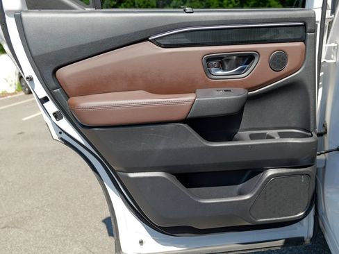 Used 2025 Honda Pilot Elite image 26