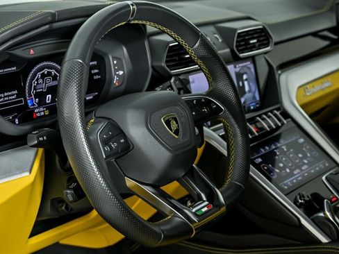 Used 2019 Lamborghini Urus AWD/4WD image 21