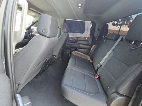 Used 2022 Chevrolet Silverado 1500 LT RWD image 11
