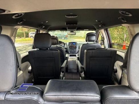 Used 2019 Dodge Grand Caravan SXT image 9