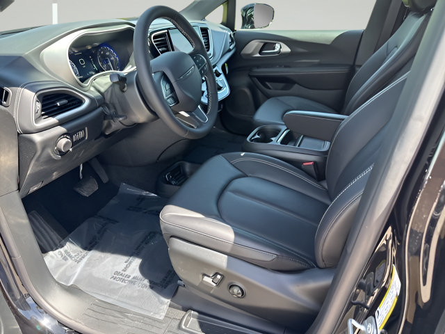New 2027 Chrysler Pacifica Select FWD image 24