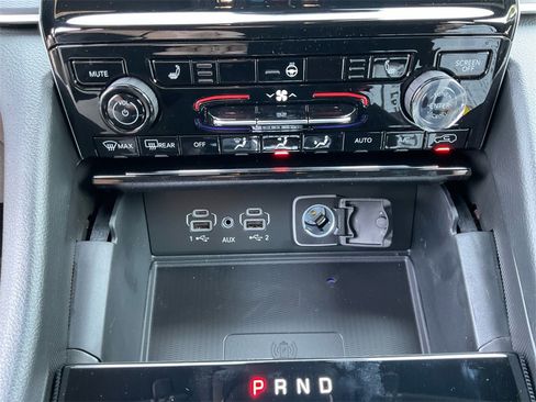 New 2025 Jeep Grand Cherokee L Laredo w/ Luxury Tech Group I image 24