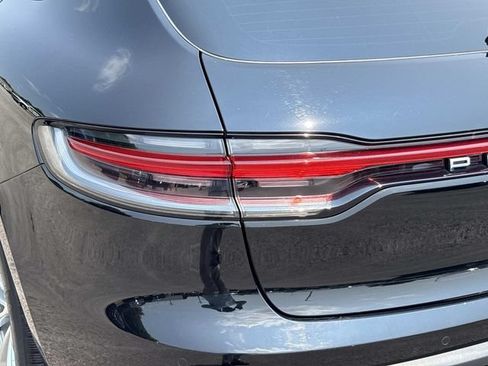 Used 2023 Porsche Macan AWD/4WD image 11