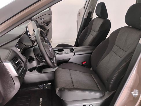 Used 2024 Nissan Rogue SV FWD image 13
